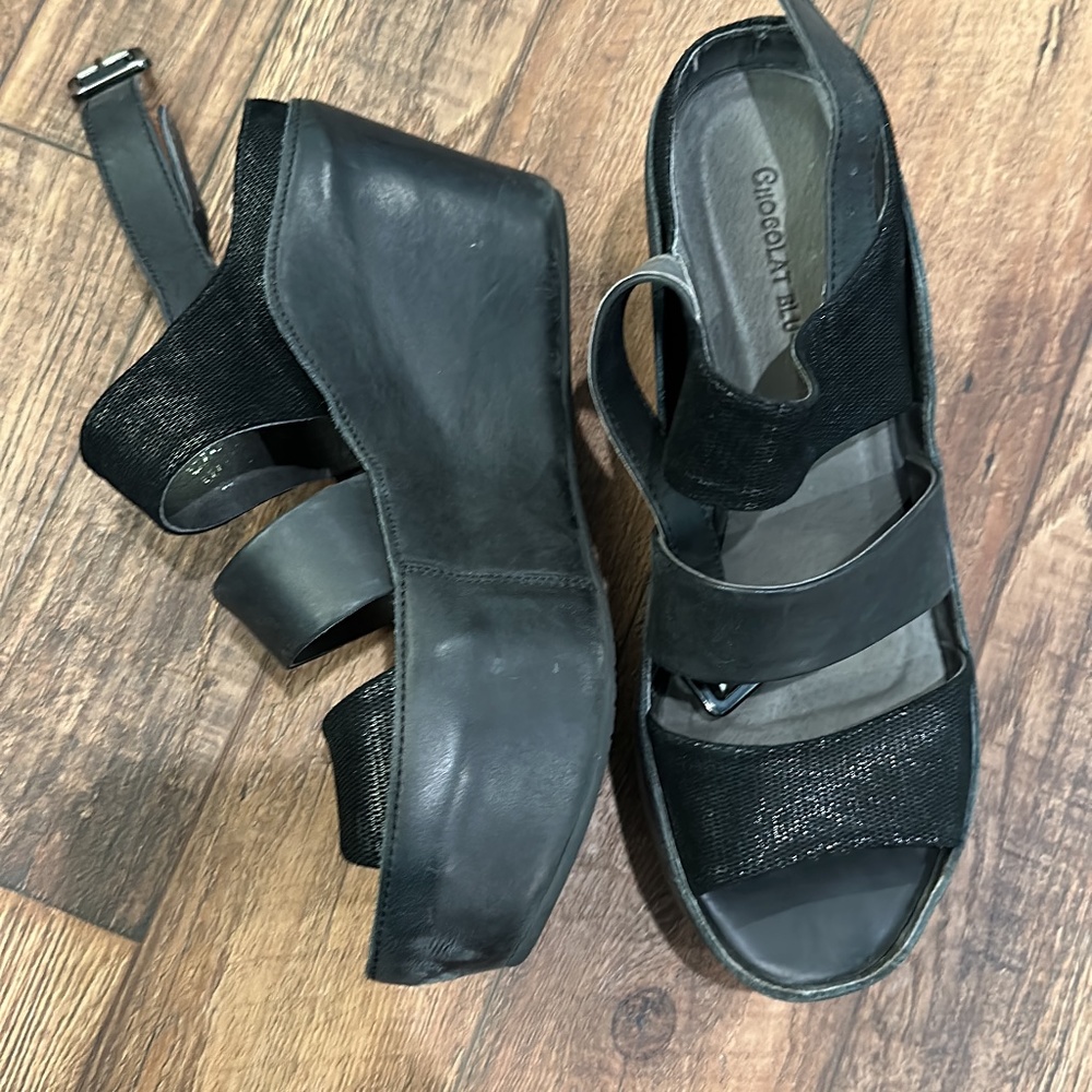 Chocolate blu wedges size 9